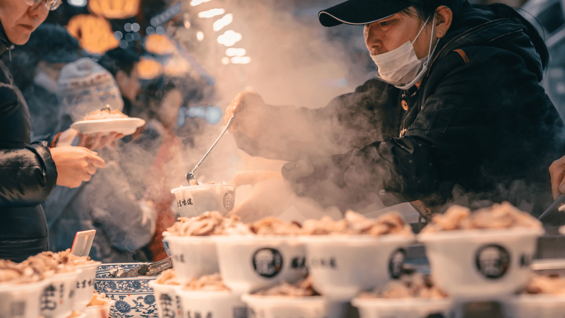 Bán thực phẩm ngày Tết